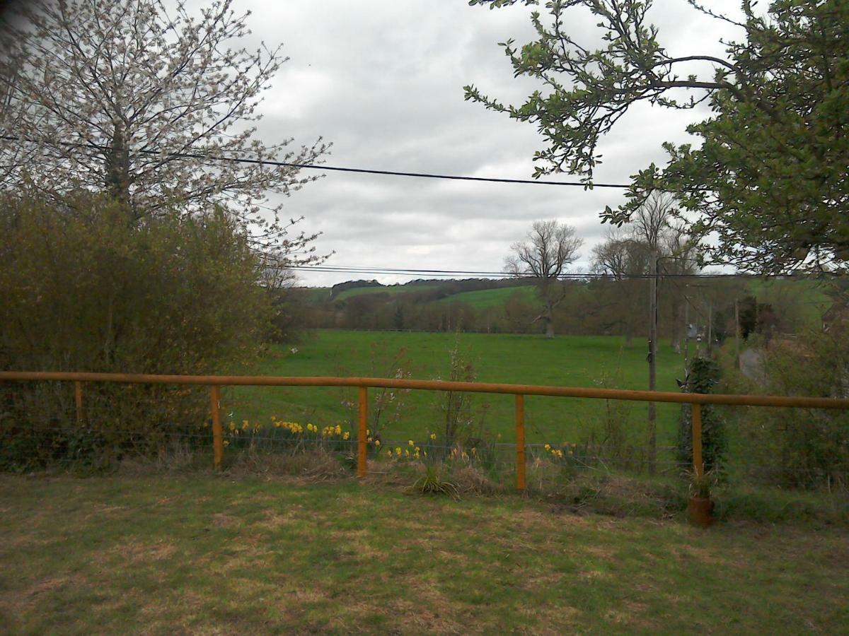 Alvediston The Crown Inn מראה חיצוני תמונה