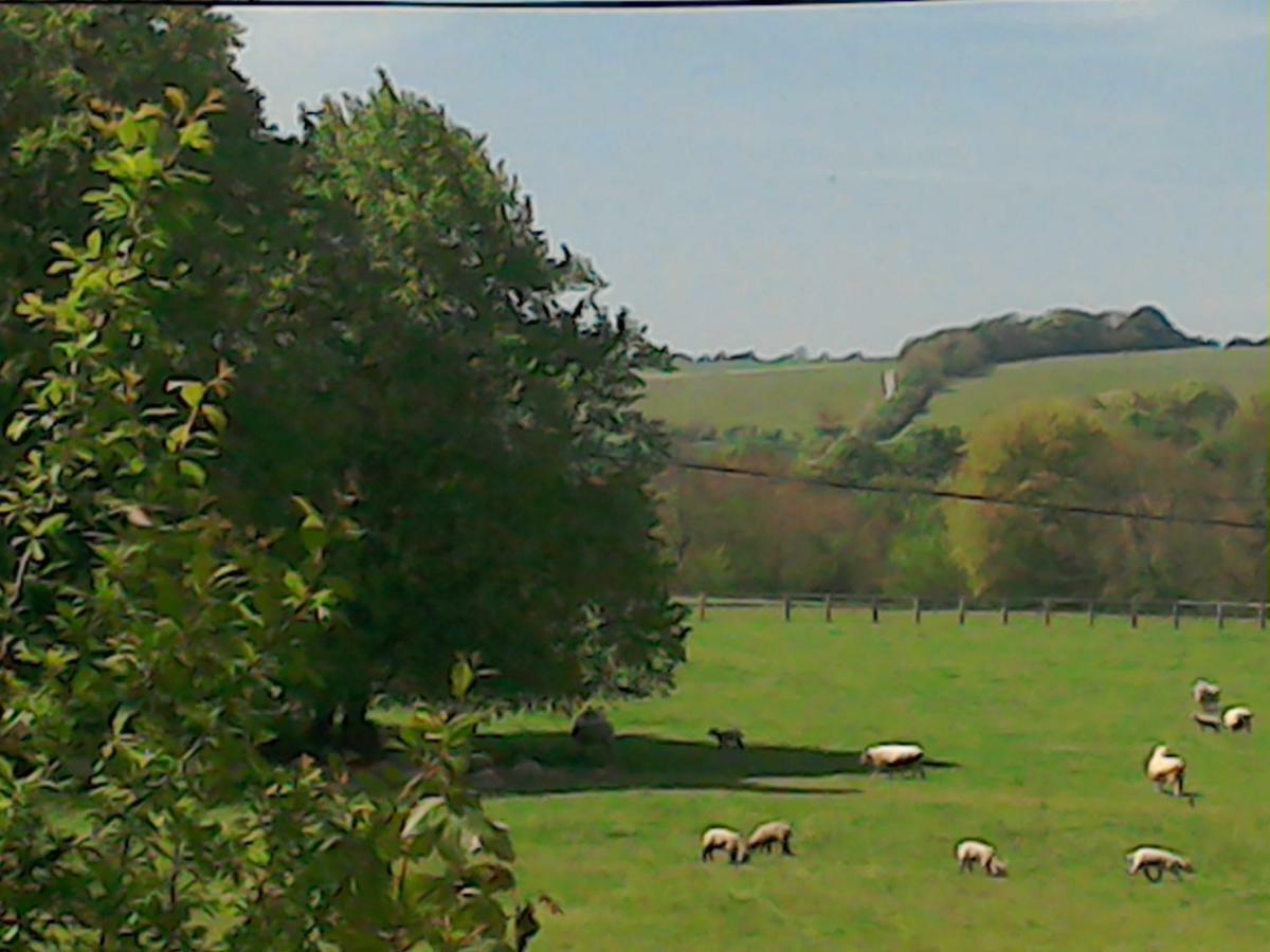 Alvediston The Crown Inn מראה חיצוני תמונה