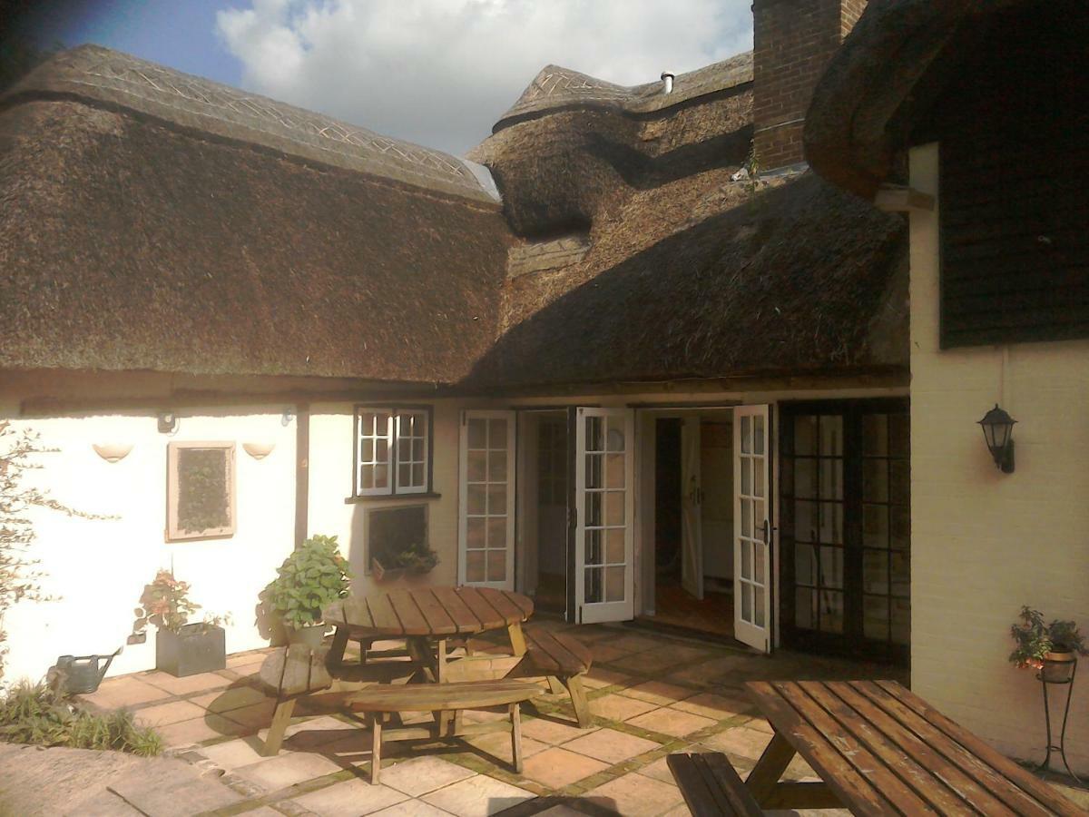 Alvediston The Crown Inn מראה חיצוני תמונה