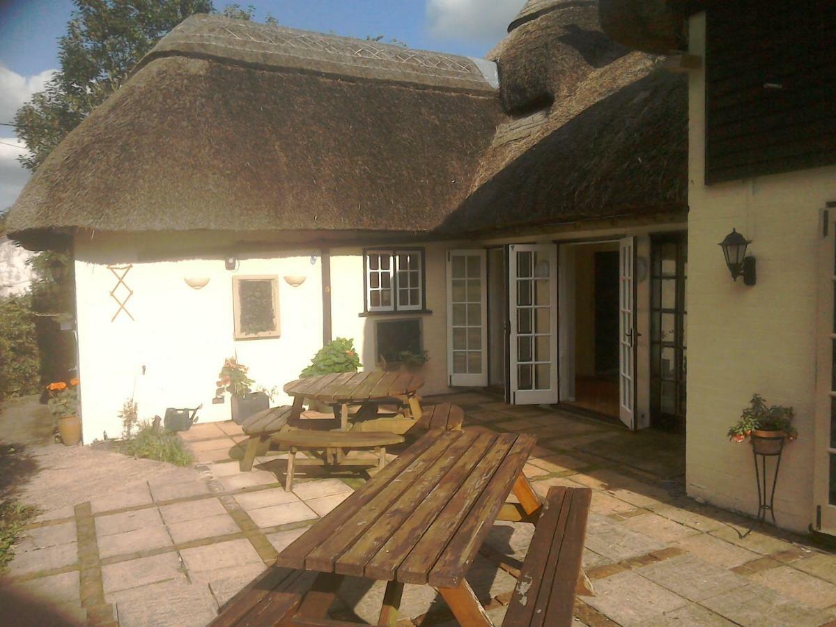 Alvediston The Crown Inn מראה חיצוני תמונה