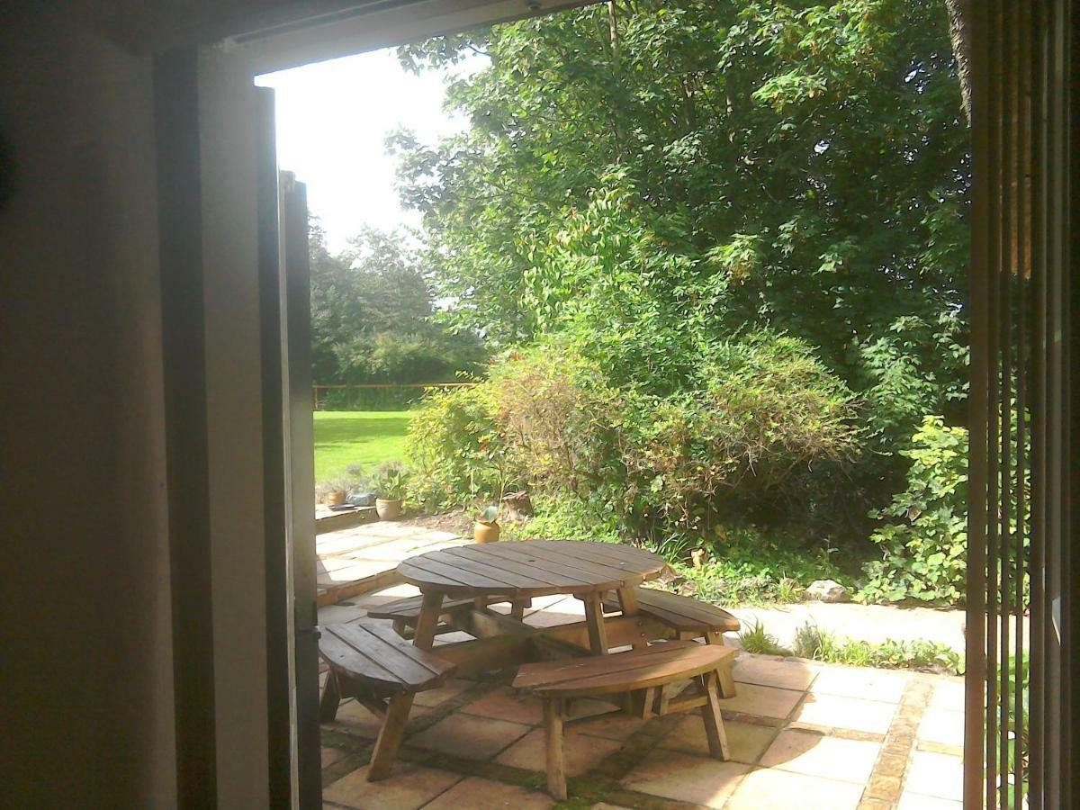 Alvediston The Crown Inn מראה חיצוני תמונה