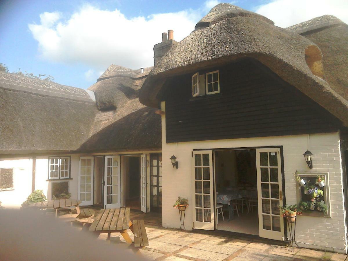 Alvediston The Crown Inn מראה חיצוני תמונה