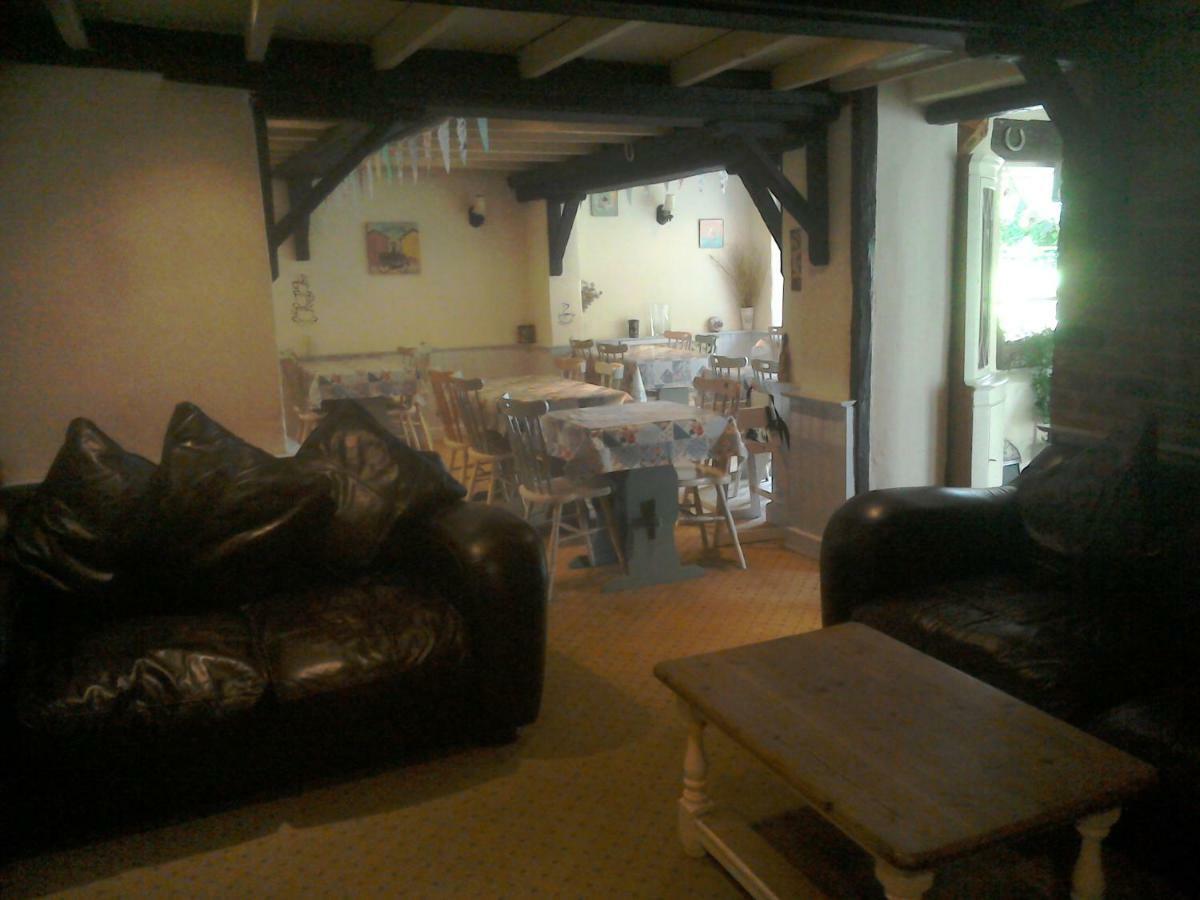 Alvediston The Crown Inn מראה חיצוני תמונה