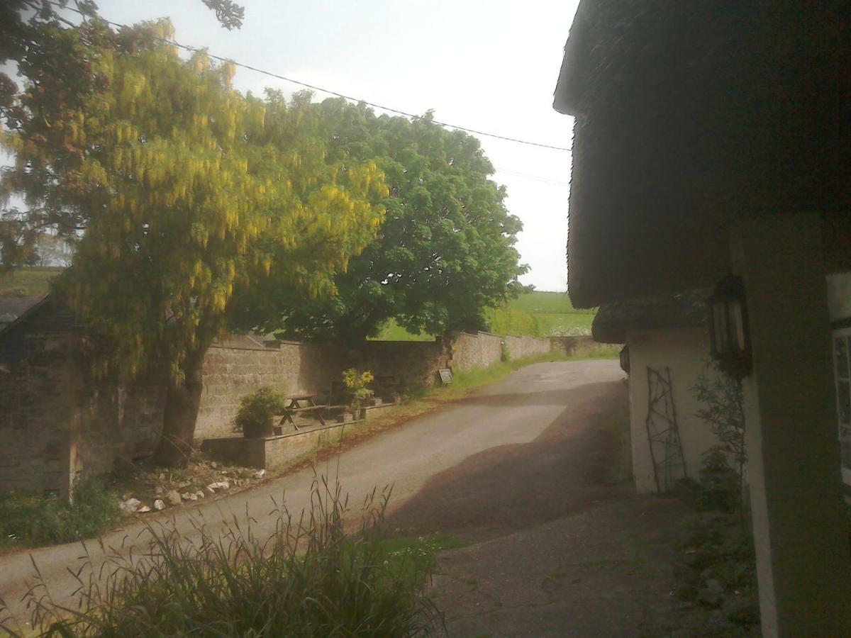 Alvediston The Crown Inn מראה חיצוני תמונה