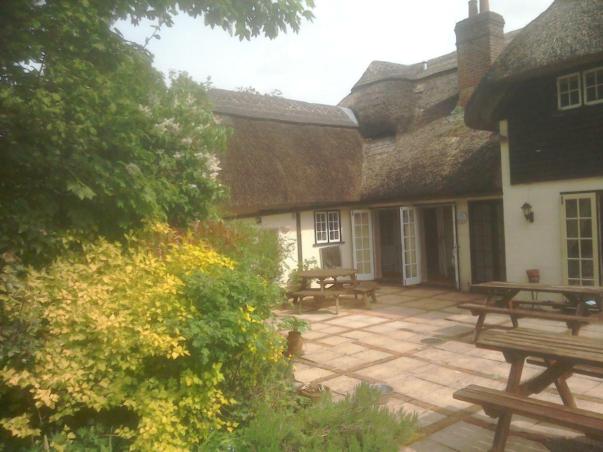 Alvediston The Crown Inn מראה חיצוני תמונה
